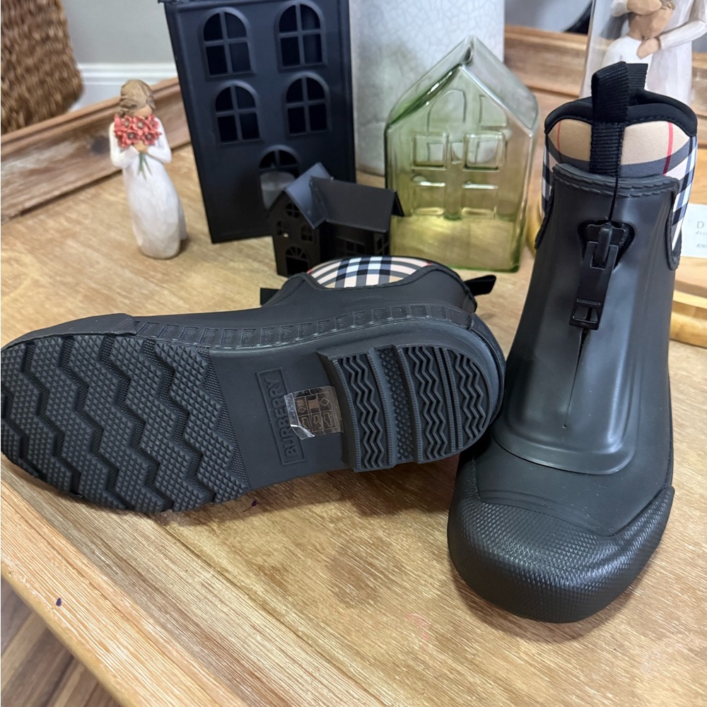 Burberry Rain Boots - Picture 3 of 10